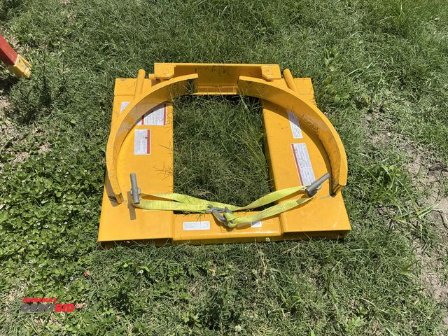 Lot 1-19422 - (1) Uline model H1842 55 gallon deluxe, single drum gripper