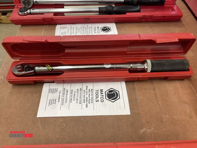 Lot 1-6121 - (1) Matco Tools 3/8" torque wrench with case.