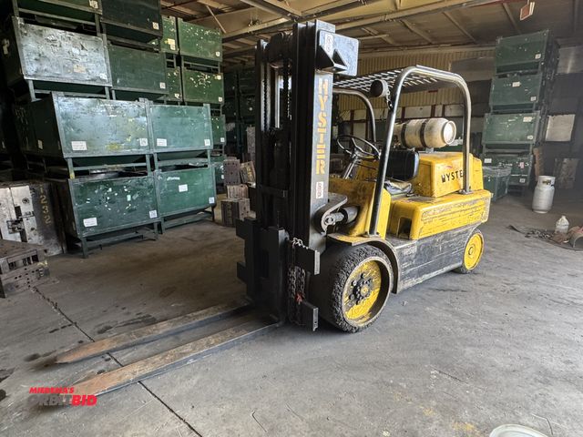 Lot 1-2592 - (1) 1995 Hyster, model S150A, LP lift truck, 15,000 lb. capacity, max. lift height is 180", with til...