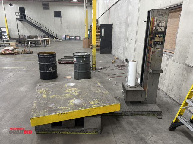 Lot 1-2820 - (1) Infra Pak model Sprite 120V single phase electric pallet wrapping machine, SN: 078590T with manu...