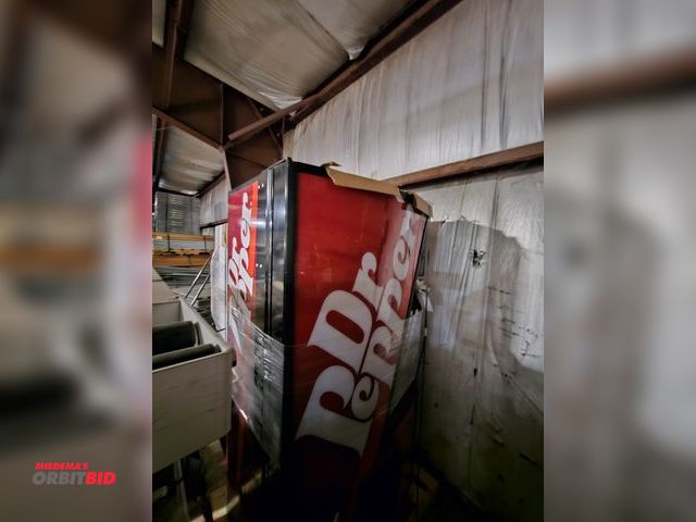 Lot 1-15130 - Lot of (1) Used Dr Pepper Vending Machine / Condition unknown