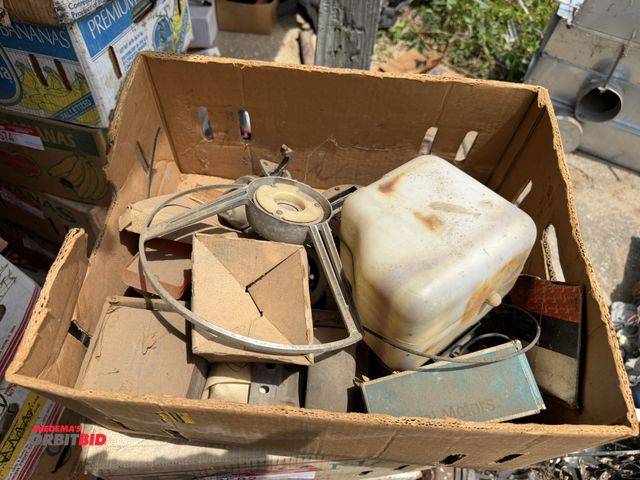 Lot 1-8583 - Large lot of assorted vintage GM car parts.