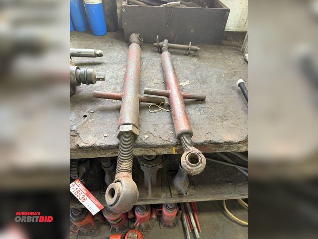 Lot 1-18537 - Lot of (2) tractor top links.