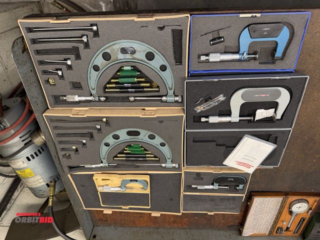 Lot 1-1776 - Lot of (6) assorted micrometers, includes (1) Mitutoyo 0-1", (2) #104.132, (1) SPI, 2-3", (1) Mituto...