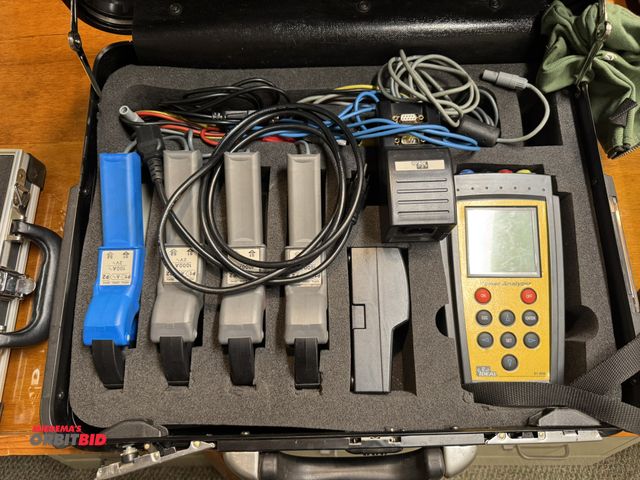 Lot 1-4581 - (1) Ideal power analyzer, 61-806, measures 2V to 500V, with adapter, and case.