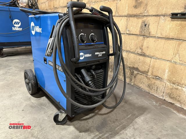 Lot 1-17972 - (1) 2016 Miller Millermatic 252 MIG welder, S/N MG430085N, 250 amp, variable output, digital display...