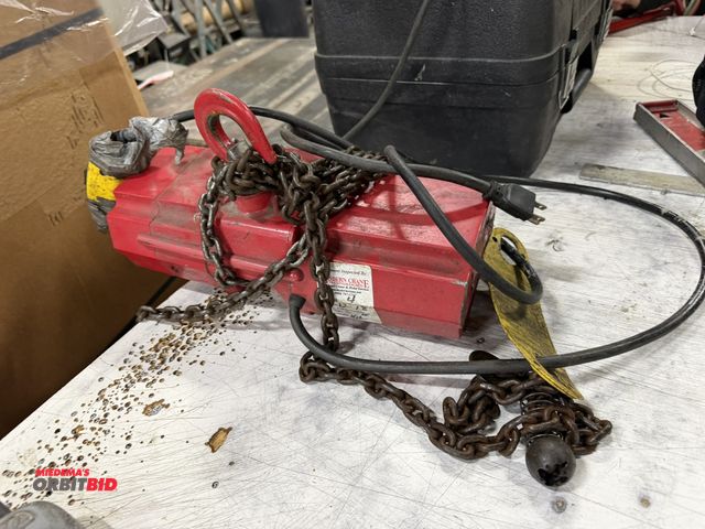 Lot 1-15620 - (1) Dayton, model 4GU71, 500 lb. capacity electric chain hoist, 120V, single phase, 1/6th HP electri...