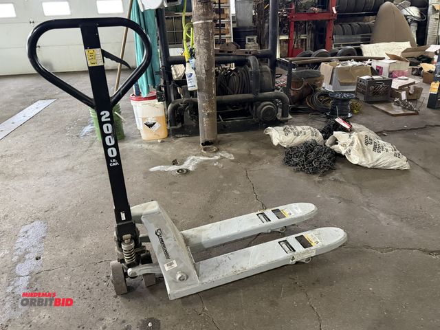 Lot 1-1230 - (1) Strongway 2000 lb. capacity pallet jack (fork width is 15" with 4.5" space between forks), forks...