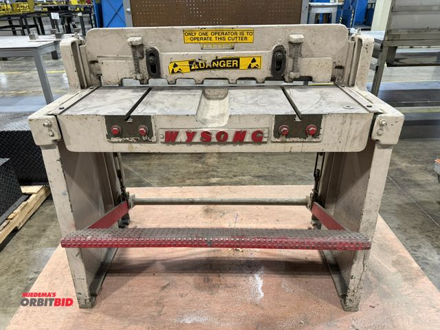 Lot 1-5125 - (1) Wysong, model 1636, 16-gauge capacity, approx. 36" width capacity manual press brake with foot o...