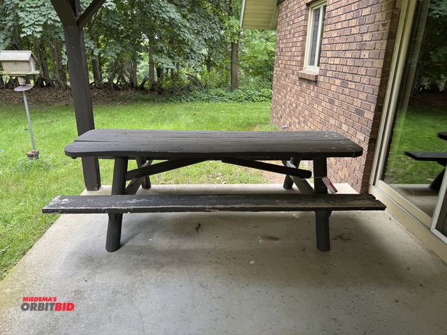 Lot 1-3137 - (1) wooden 8' picnic table