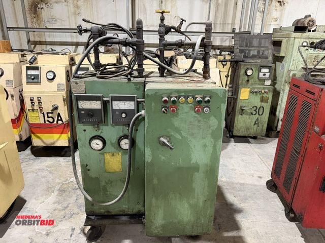 Lot 1-13385 - 1975 Sterlco 6007-JX hot oil unit 24000 Watt, 200° F max temperature, analog controls, 230V, portabl...
