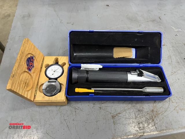 Lot 1-15205 - (1) hand refractometer with case and (1) Mitutoyo 0 center measuring tool.