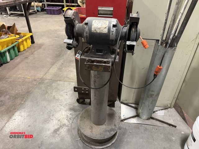 Lot 1-15575 - (1) Stony Craft 8", 3/4 HP, 115/120V, single phase bench grinder with 5/8" arbor (3450 RPM), mounted...