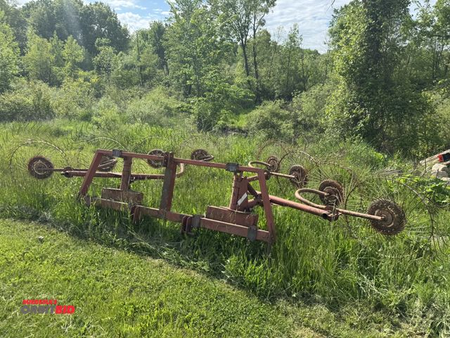 Lot 1-18627 - (1) Sitrex 3 pt. hitch wheel rake, approx. 18' wide pick up, S/N 49695, model RP/8.