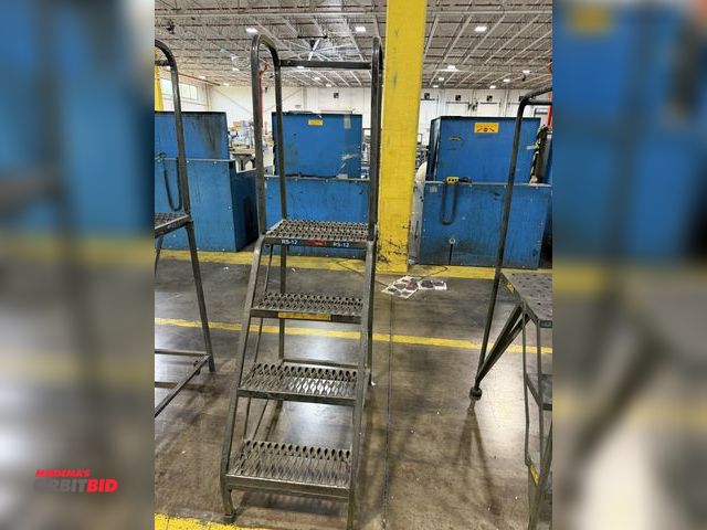 Lot 1-5189 - (1) W. Platforms, Inc., 4-step warehouse ladder (no wheels).