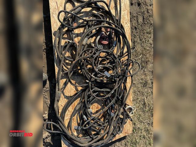Lot 1-2966 - Large lot of steel chokers and 2 pt. lift chains, includes sizes 7/8" x 14', 1" x 20' x 195" long, 1...