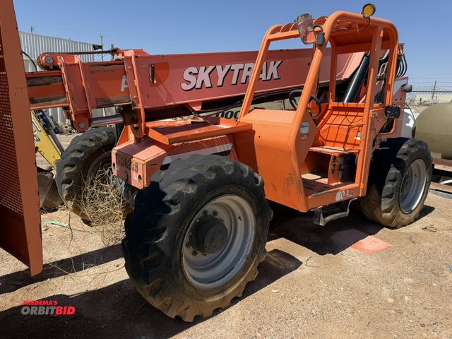 Lot 1-18111 - JLG/Skytrak 8042 Telescoping Boom Rough Terrain Lift Truck