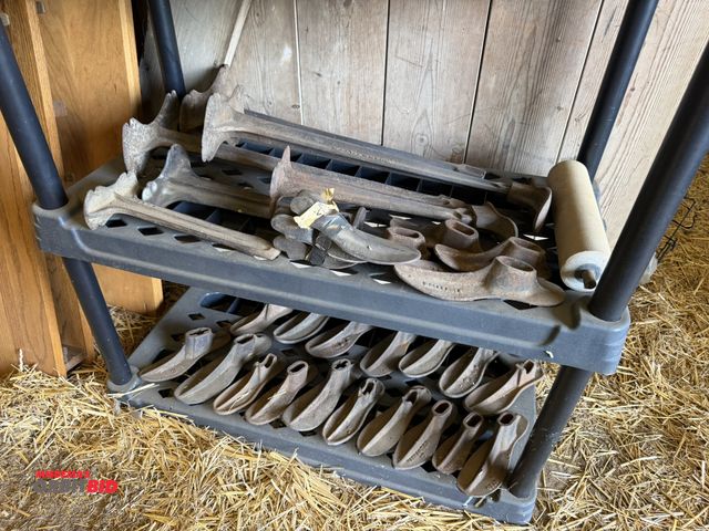 Lot 1-8522 - Lot of assorted cast iron cobbler stands.
