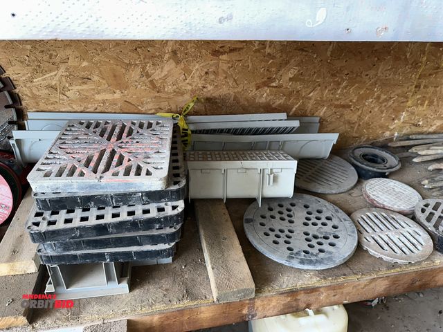 Lot 1-14195 - Lot of assorted drain caps, and miscellaneous other items.