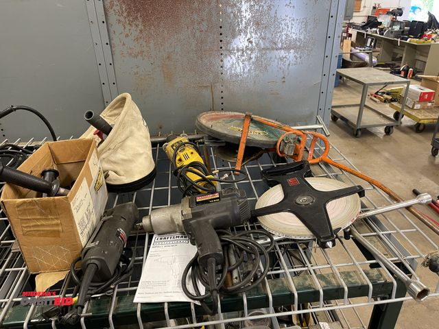 Lot 1-6275 - Lot of assorted hand tools, includes DeWalt die grinder, Craftsman impact wrench, Black &amp; Decker...