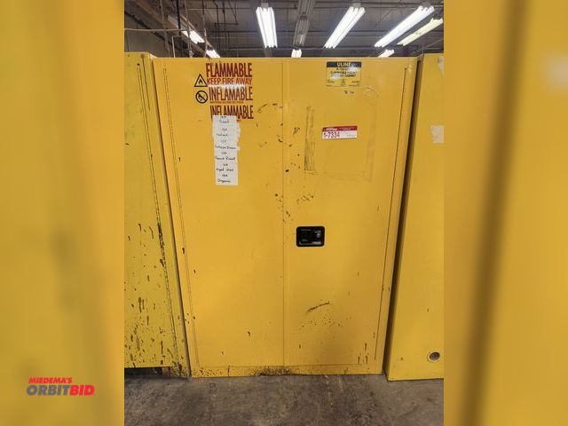 Lot 1-7334 - U-Line Flammable Liquid Storage Cabinet, 45 Gal. 170 Liters Capacity