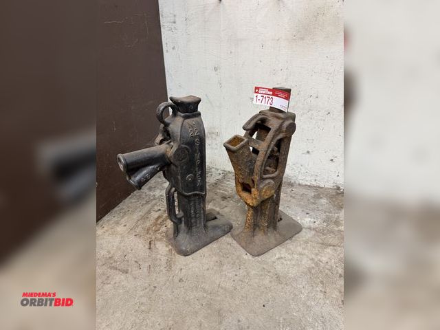 Lot 1-7173 - (2) 10-Ton Jack Lifts