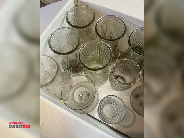 Lot 1-18347 - Glass Vases