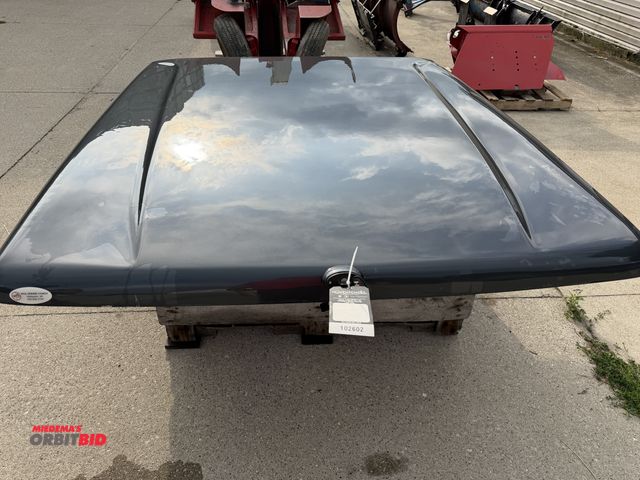 Lot 1-102602 - (1) Fiberglass pick up bed cover off a Colorado, approx. 6'6"