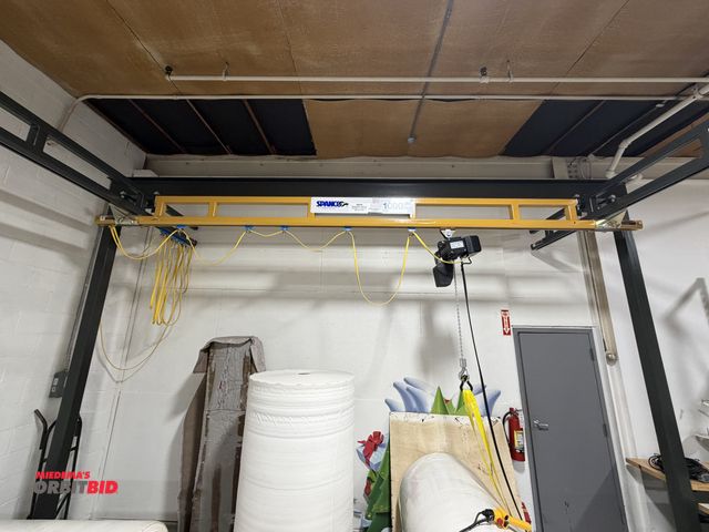 Lot 1-4883 - (1) Spanco 1000 lb., self-container overhead bridge crane, 1000 lb. capacity, 1000 lb. capacity chai...