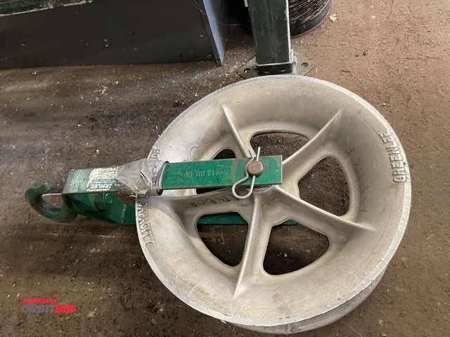Lot 1-6207 - (1) Greenlee 8000 lb. capacity sheave reel, approx. 18" diameter.