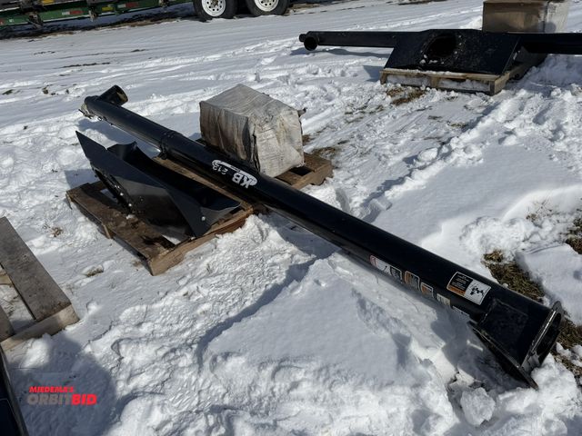 Lot 1-11605 - (1) Killbros KB212 hydraulic box auger with steel flighting, hydraulic motor, hoses, and basket, uni...