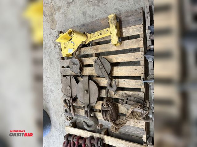 Lot 1-1401 - Lot including (1) approx. 10" diameter, (1) approx. 9" diameter, (2) approx. 6" diameter chain block...