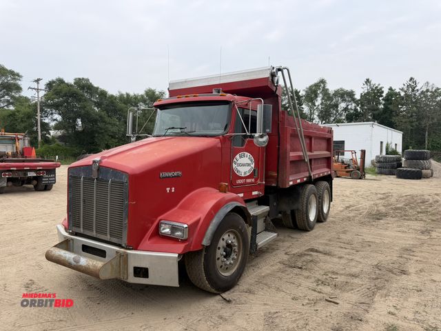 Lot 1-18365 - 1998 Kenworth T800 B Dump Truck 46,000 lb. GVWR, front axle 12,000 lb., first intermediate axle 17,0...