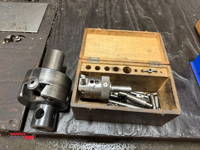 Lot 1-6495 - Lot of (2) angle boring heads.