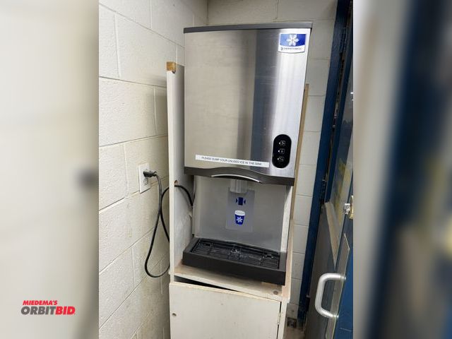 Lot 1-16785 - (1) Manitowoc, model CNF0201A-161, ice maker with dispenser, 115V, S/N 1120644036.