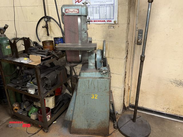 Lot 1-10995 - (1) Dayton belt/disc sander with 6" vertical belt, 7.5" x 13.5" tilt table, 12" diameter disc, in wo...