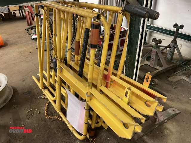 Lot 1-6225 - (2) sections of manhole safety cage, each panel is approx. 42" tall x 34".