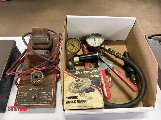 Lot 1-18450 - (1) set of Snap-On, model MT320, armature tester, (1) Snap-On, model TA360, torque angle gauge, (1) ...