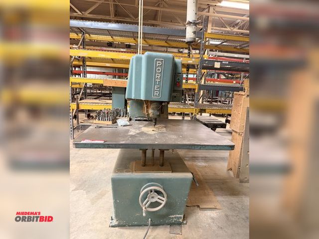 Lot 1-7276 - Porter Built 930 Router With Floating Head 7.5 Hp, 3 Ph, 1 Wdgs. 220-550V A.C. Max. &amp; Foot Pedal...