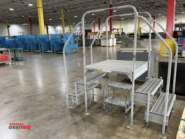 Lot 1-5455 - (1) EGA Products, 500 lb. capacity, 2-person, 2-sided step platform with 2 steps on either side, mea...