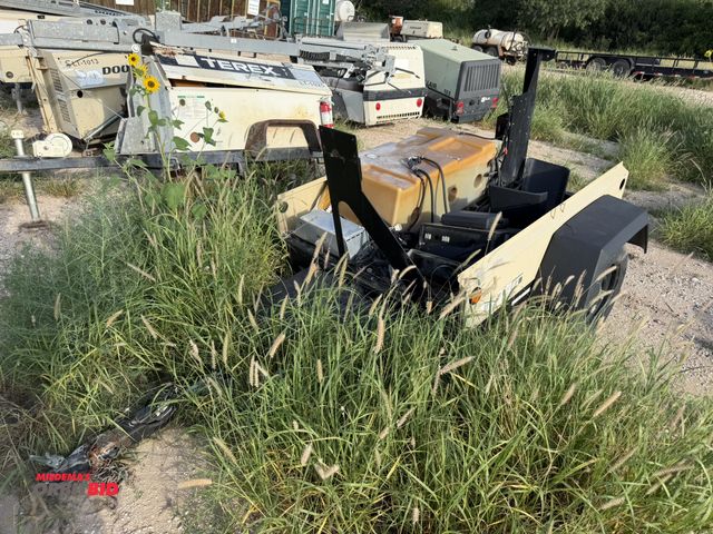 Lot 1-9536 - (1) 2016 Doosan L20 single axle chassis with diesel fuel tank, includes assorted parts, S/N 474019UJ...