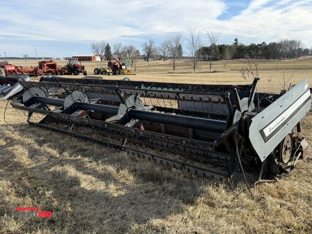 Lot 1-11799 - (1) Allis-Chalmers, 17' grain head with steel tines, some teeth are broken, no visible S/N or model ...