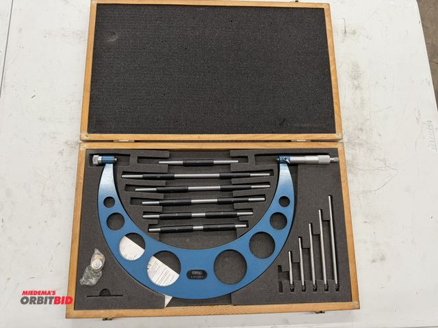 Lot 1-6116 - (1) Fowler 6" - 12" micrometer with wood case, and interchangeable anvils.