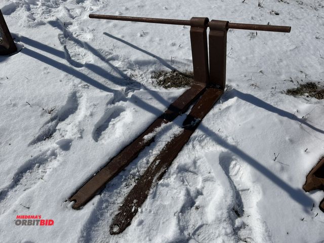 Lot 1-11568 - (1) set of loader tractor pallet forks, 46" long x 4" wide x approx. 18" tall.