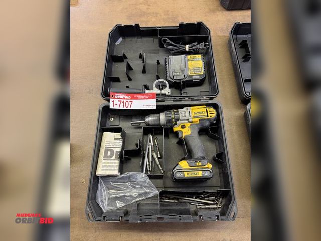 Lot 1-7107 - Dewalt Cordless Hammer Drill, (1) Dcd985 1/2", (1) Battery With Charger