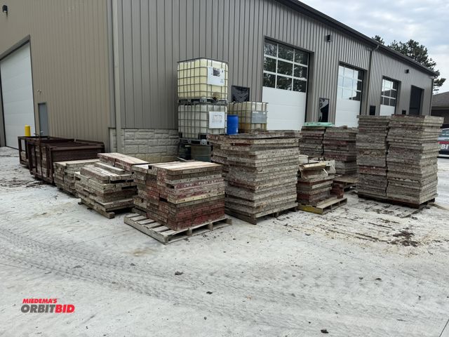 Lot 1-18711 - Large lot of assorted Symons Steel Ply Forms, sizes include 23.5" x 14", 48" x 6", 20" x 48", assort...
