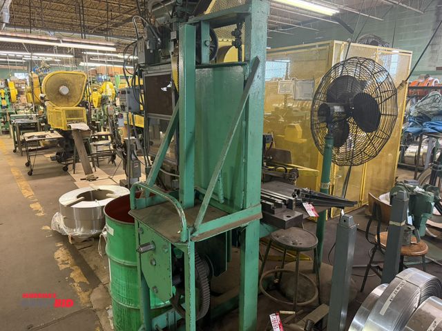 Lot 1-18693 - (1) make and model unknown, crank style, portable die lift with 24" width x 28" depth lift platform,...