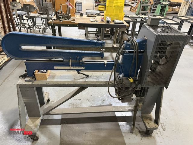 Lot 1-18973 - Pexto  299L Circle Shear electric motor, gear drive, portable wood stand, includes assorted dies, wi...