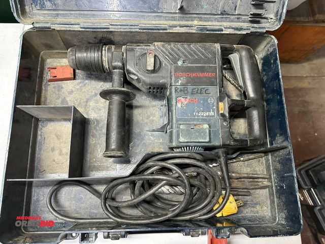 Lot 1-4104 - (1) Bosch "Boschhammer", model 11222EVS, electric hammer drill with case, includes assorted used dri...