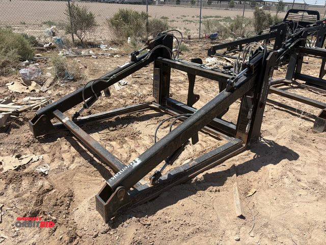 Lot 1-18303 - (1) Arrow universal forklift / telehandler fork attachment, model 61722-6-72-144PG, 72" long forks, ...